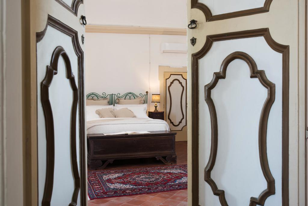 Castello Di Casamassella Bed & Breakfast Ngoại thất bức ảnh