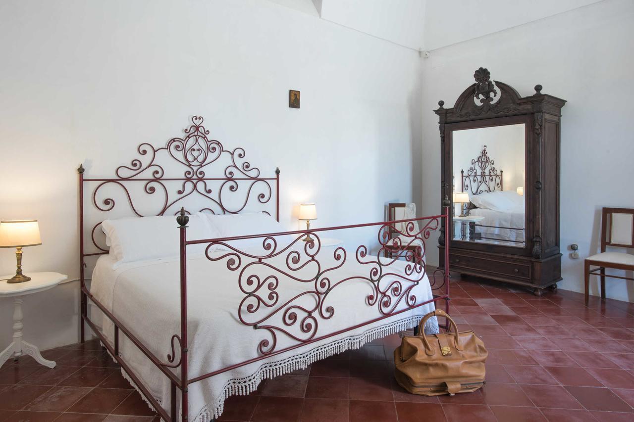 Castello Di Casamassella Bed & Breakfast Phòng bức ảnh